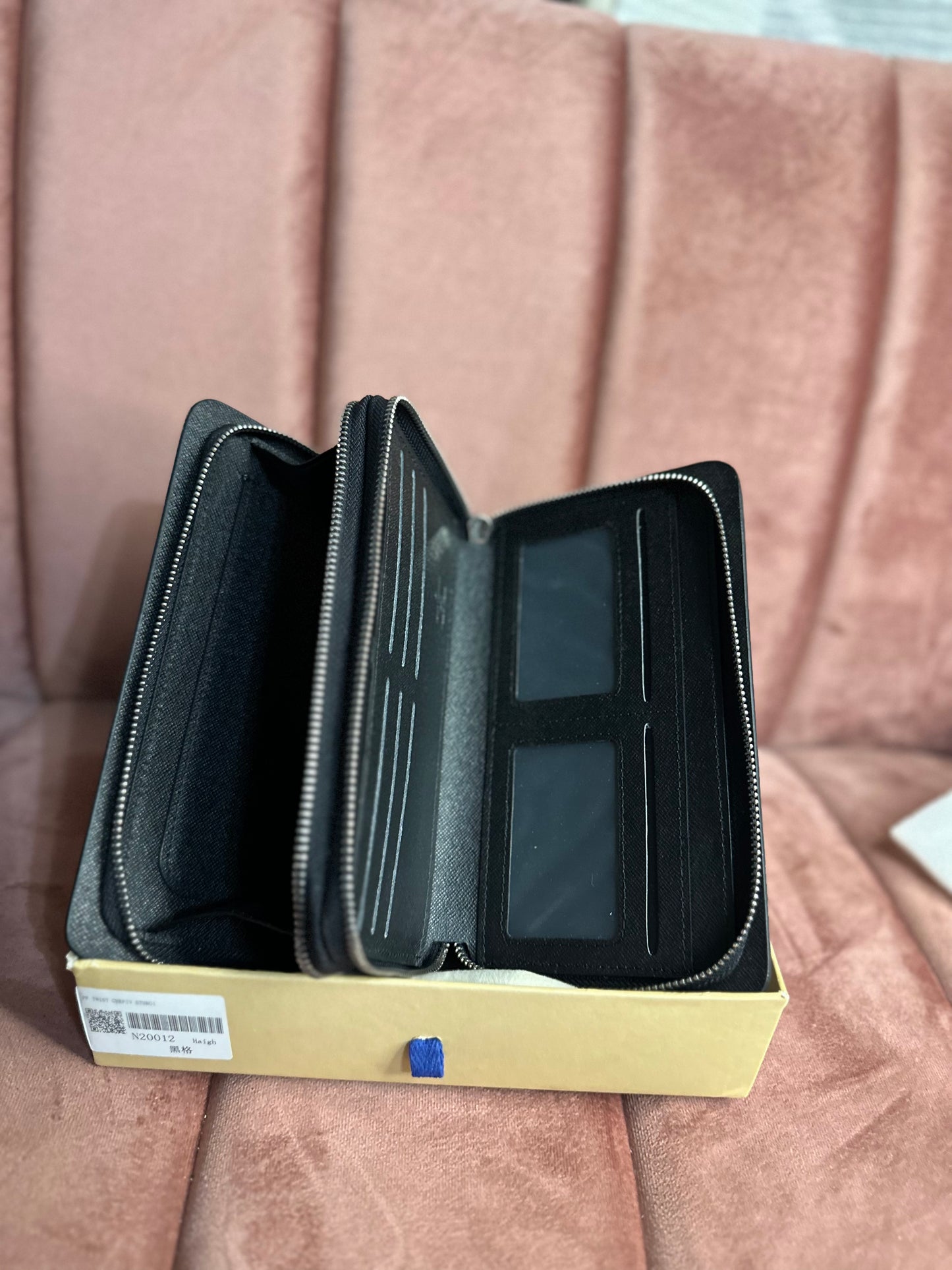 1 1 Q Double Wallet