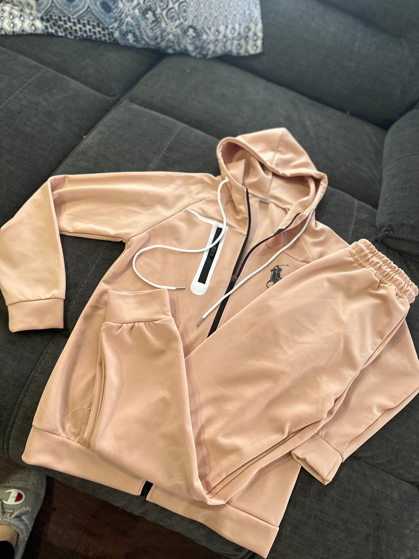 Adult Medium Sweatsuit