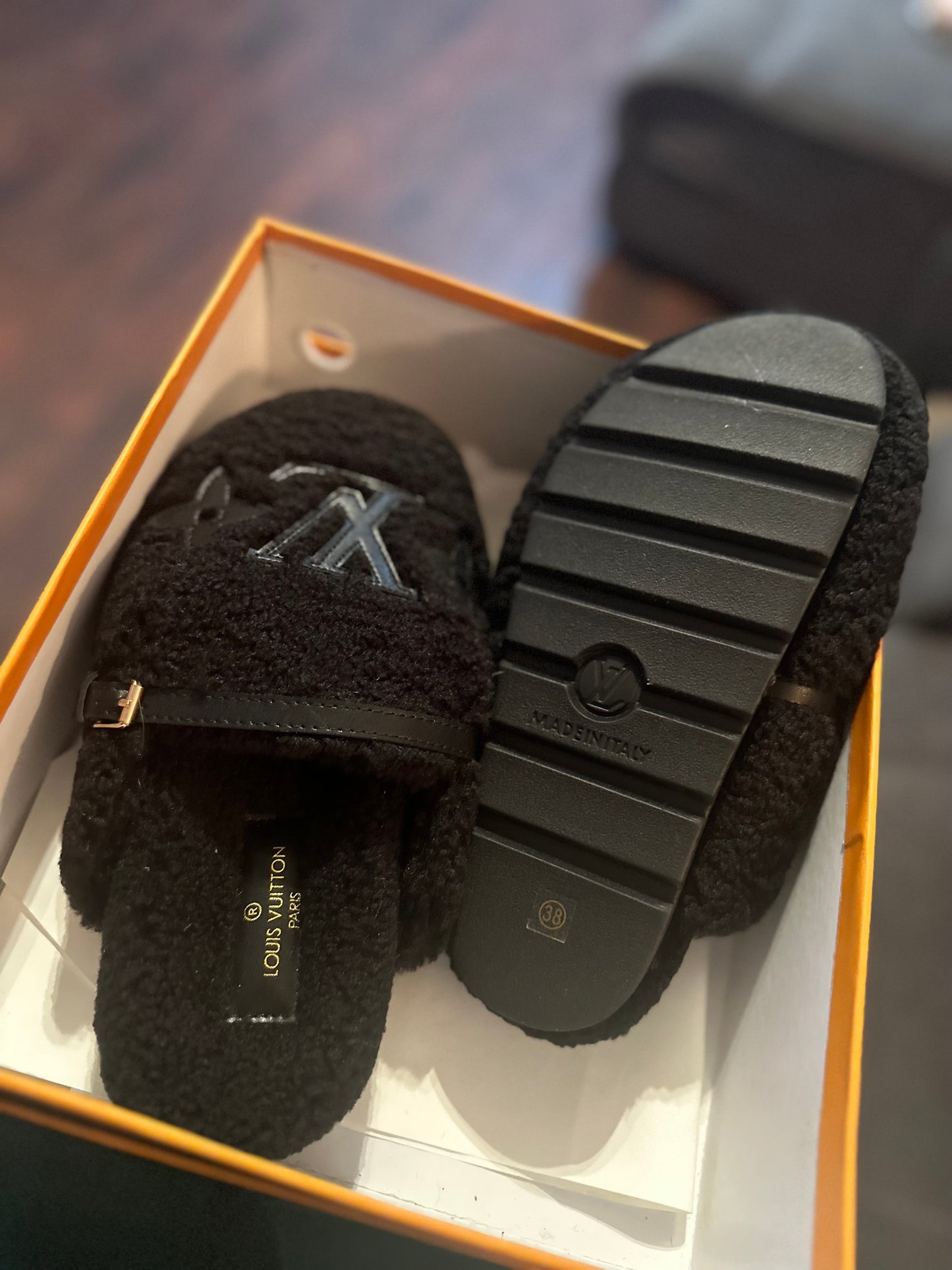 Boxed L Slippers (Sizes 7.5/8 & 8.5/9)