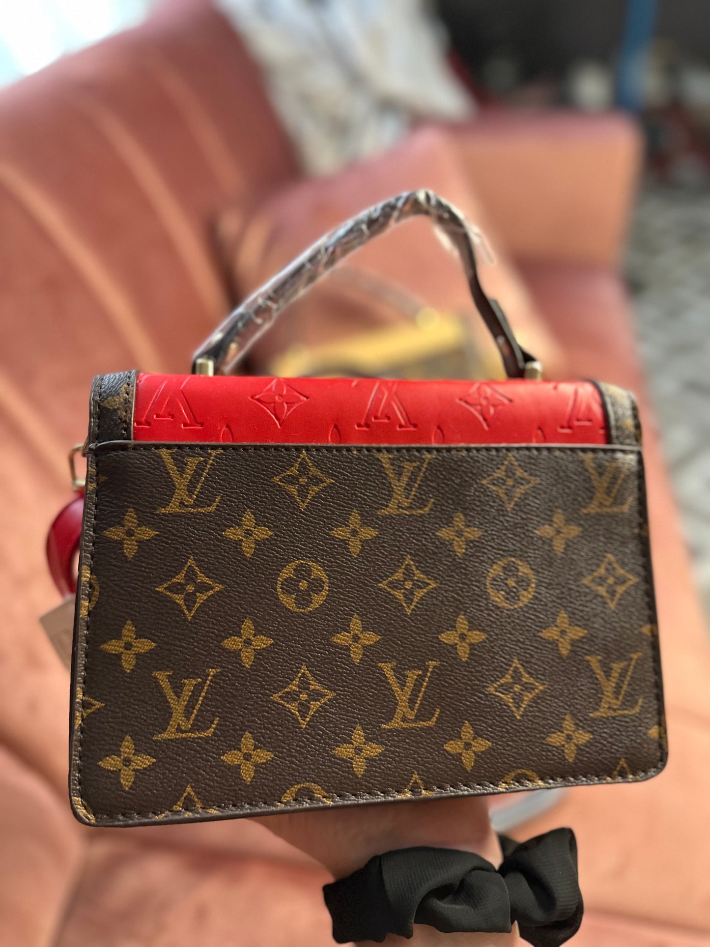 L Crossbody