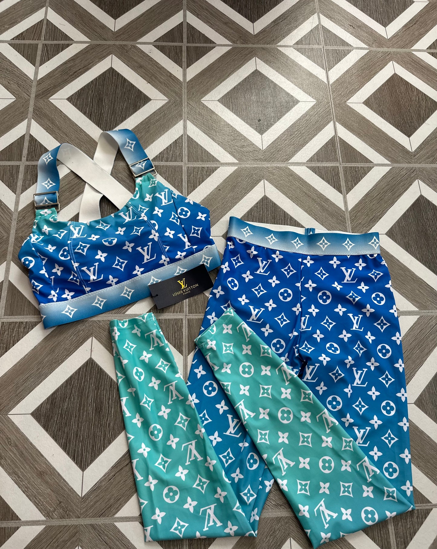 2 Piece Yoga Set (Size Small/Medium)