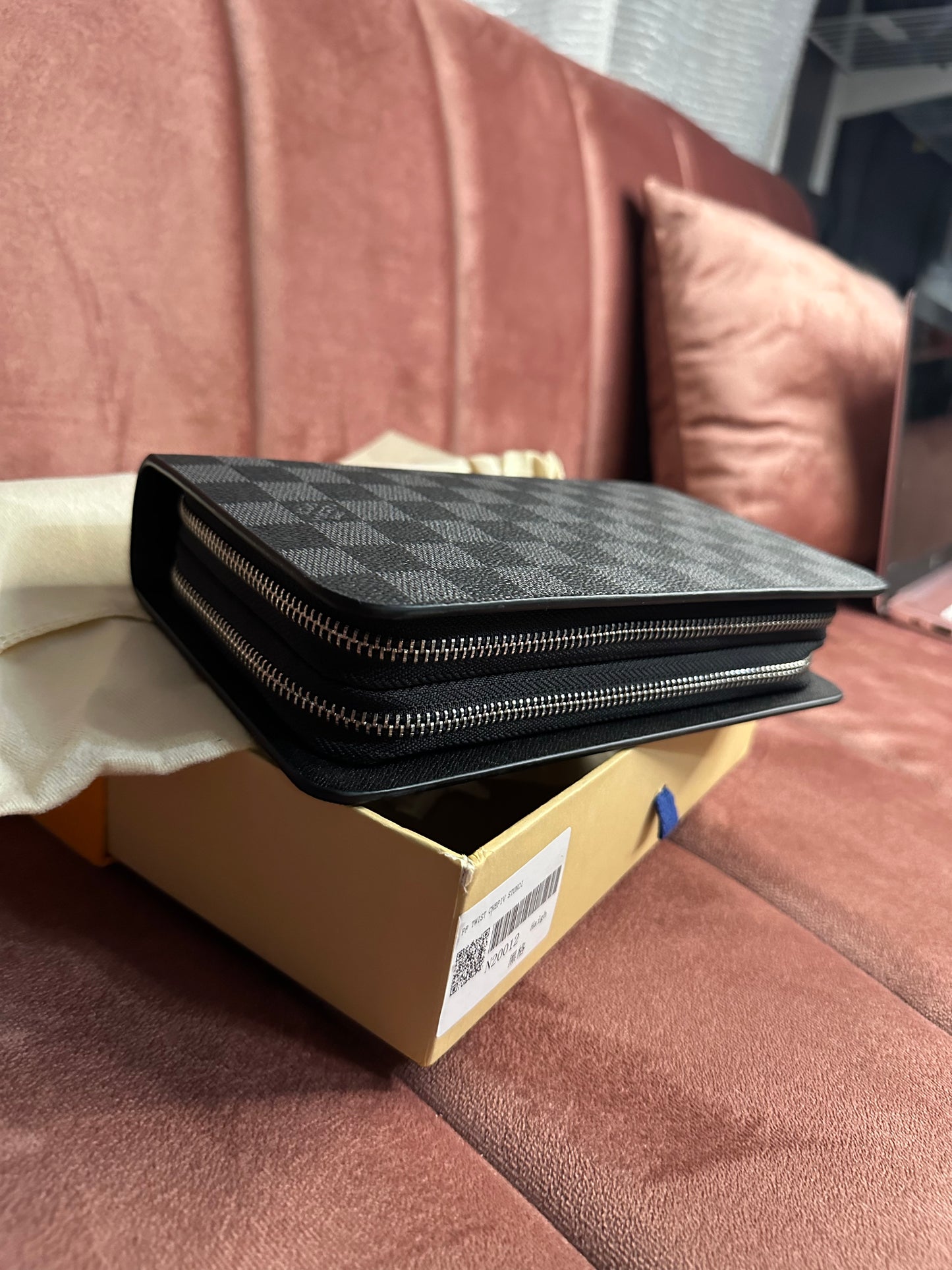 1 1 Q Double Wallet